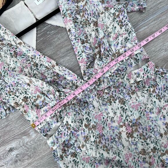 Storia floral flutter sleeve mini dress open back cut out sides - Picture 6 of 9